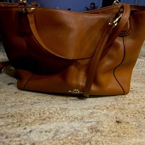 Coach purse with 2 strap options. Leather in excellent condition